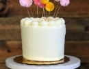 Beautiful and vibrant flower cake toppers | 10 Adorable Cake Toppers Part 2 - Tinyme Blog