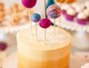 Cute Yarn Ball cake topper | 10 Adorable Cake Toppers - Tinyme Blog