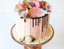 Cool wedding cake | 10 Amazing Drip Cakes - Tinyme Blog