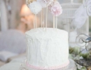 Sweetest pompom cake toppers | 10 Birthday Cake Toppers - Tinyme Blog