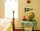 Quirky nook with vintage flair for teens | 10 Camp Themed Bedrooms - Tinyme Blog