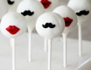 Moustaches and kisses | 10 Creative Cake Pops - Tinyme Blog