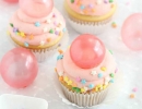 Insanely cute cupcakes with bubble gum frosting | 10 Creative Cupcakes - Tinyme Blog