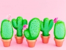 Crunchy potted cactus macaroons | 10 Cute Cactus DIYs - Tinyme Blog