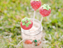 Strawberry Cake Pops | 10 Cute Cake Pops - Tinyme Blog