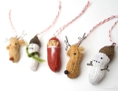 Fun Christmas peanut ornaments | 10 Cute Christmas Ornaments - Tinyme Blog