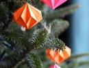 Spruce up your home for Christmas with elegant origami diamond ornaments | 10 Cute Christmas Ornaments - Tinyme Blog