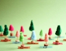 Wonderful mini-evergreen trees | 10 Cute & Festive Christmas Crafts Part 2 - Tinyme Blog
