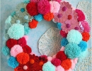 Sweet candy colored Christmas | 10 DIY Christmas Wreaths - Tinyme Blog