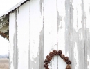 Beautiful DIY pinecone wreath | 10 DIY Christmas Wreaths - Tinyme Blog