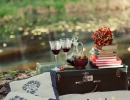 Gorgeous vintage picnic | 10 Dreamy Picnic Set Ups - Tinyme Blog