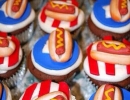 Cute Hotdog Cupcakes | 10 Fourth of July Food Ideas - Tinyme Blog