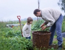 Gardening Together | 10 Fun Things To Do With Your Dad - Tinyme Blog