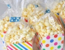 Delectable popcorn traktatie | 10 Kids Party Favour Ideas - Tinyme Blog