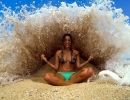 Yoga by the Sea | 10 Perfectly Timed Photos Part 2 - Tinyme Blog