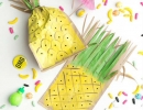 Clever pineapple favor bags | 10 Playful Pineapple DIY's - Tinyme Blog