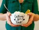 Eating for two | 10 Pregnancy Announcement Photo Ideas - Tinyme Blog