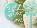 Perfect sugar cookies with royal icing | 10 Scrumptious Christmas Cookies - Tinyme Blog