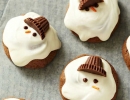 Super cute chocolaty melting snowmen cookies | 10 Scrumptious Christmas Cookies - Tinyme Blog