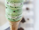 Lovely Mint Chocolate Chip Macarons | 10 St. Patricks Day Lucky Food Ideas - Tinyme Blog
