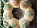 Beautiful Irish Bread Ring | 10 St. Patricks Day Lucky Food Ideas - Tinyme Blog