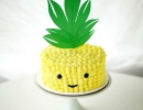 Easy pineapple head cake with a cream cheese frosting | 10 Sweet Summery Cakes - Tinyme Blog