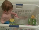 Great idea for bath time | 10 Terrific Toddler Hacks - Tinyme Blog