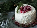 Gorgeous white chocolate cake | 10 Wintery Christmas Cakes - Tinyme Blog