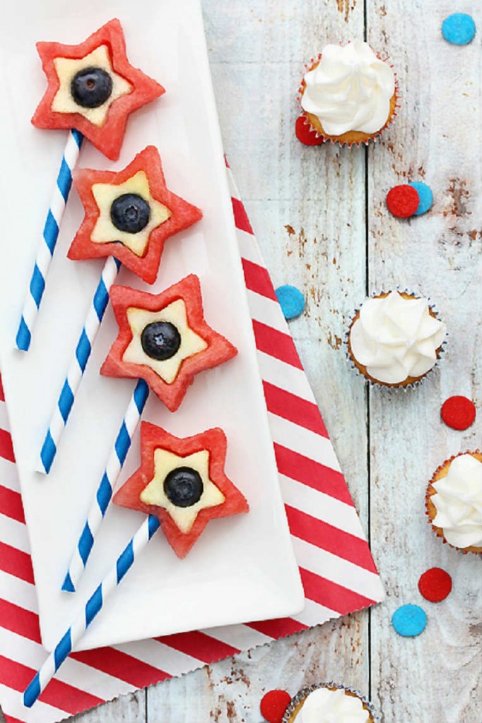 Delicious Fruit Pops | 10 Fourth of July Food Ideas - Tinyme Blog